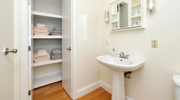 Des styles modernes pour choisir votre porte serviettes sur pied